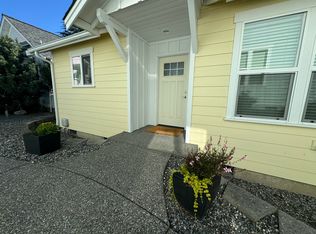 1205 14th St, Anacortes, WA 98221