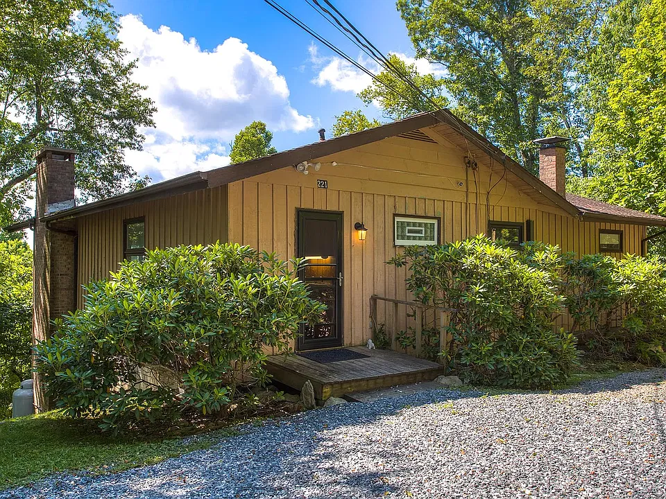 221 Alpine Rd #2