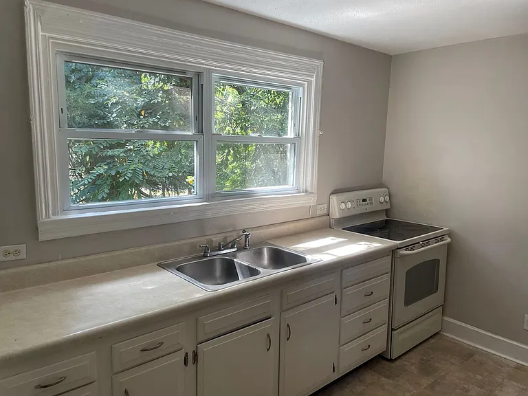 382 S Cleveland Ave — Photo 1