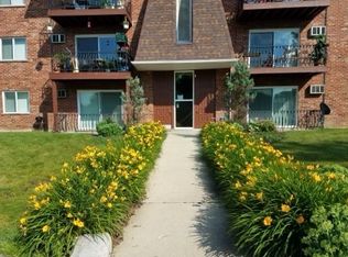 10S511 Echo Ln UNIT 4, Willowbrook, IL 60527
