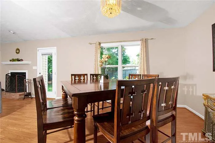 3024 Coachway Dr — Photo 10