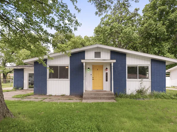 2940 Elmwood St, Portage, IN 46368