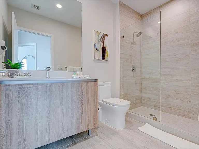 3900 Biscayne Blvd #S-502 — Photo 17
