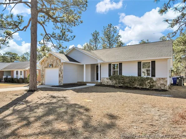 6917 Woodmark Dr, Fayetteville, NC 28314