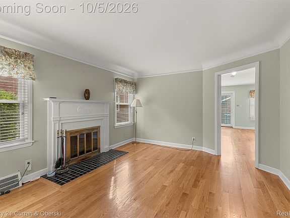 4th image of 23145 Murray St