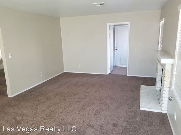 3rd image of 4684 Denwood Dr