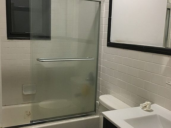 5th image of 2583 44th St #3
