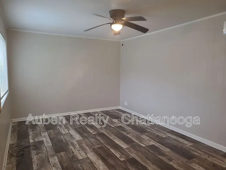 564 Julian Rd — Photo 10