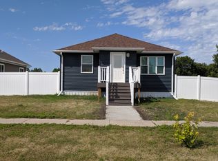 401 10th St NW, Devils Lake, ND 58301