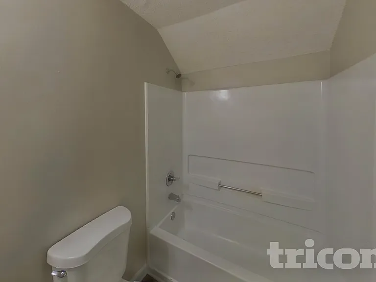 842 Asbury Trl — Photo 17
