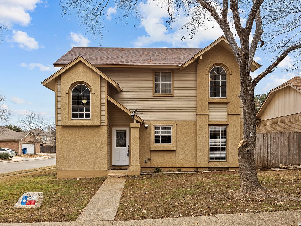 1st image of 5991 Woodridge Cove