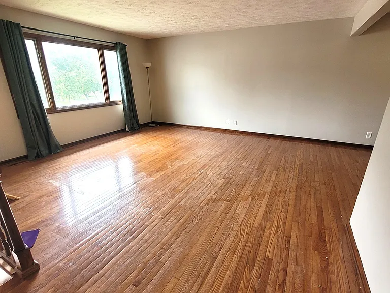 9406 S St — Photo 3