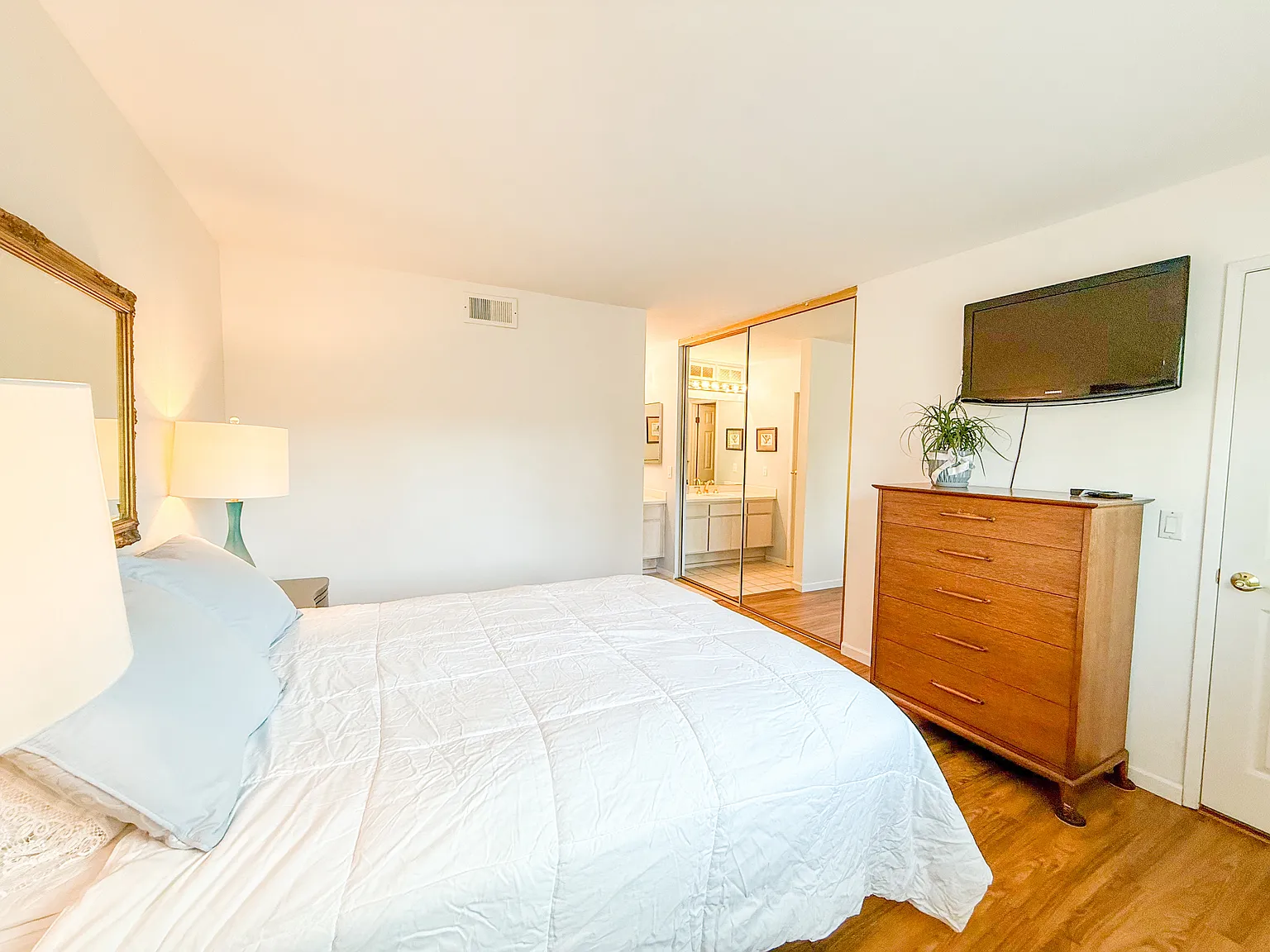 1 bed, 1550 sqft, $1,800 — Photo 3
