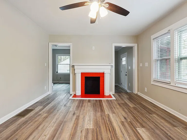 1435 Lanvale Dr SW — Photo 7
