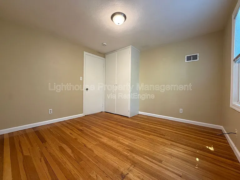 1447 Giddings Ave SE #2 — Photo 7