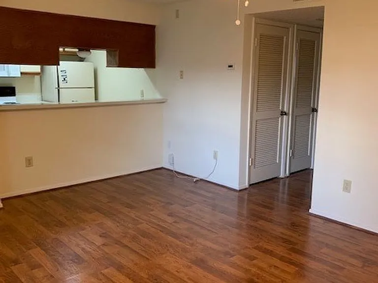 218 N Texas Blvd — Photo 28