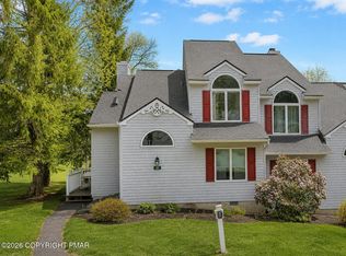 22 Mountainwoods Dr, Lake Harmony, PA 18624