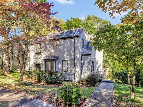 1526 Park Glen Ct, Reston, VA 20190