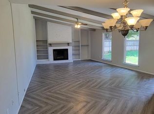 1121 E Harvester Ave, Pampa, TX 79065