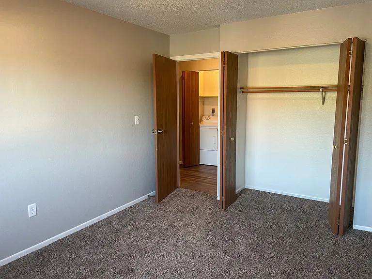 1415 14th Ave E — Photo 3