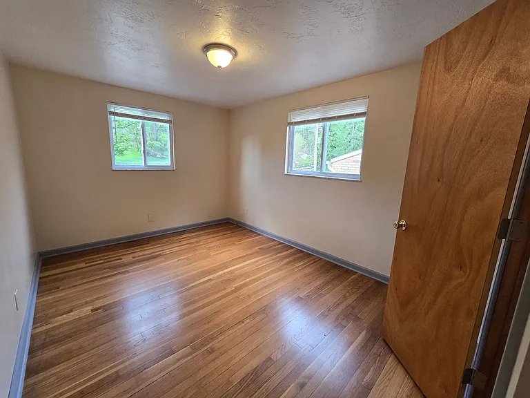 3 Bedroom Townhouse - Penn Hills School District - Available NOW! — Photo 10