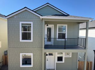 1168 Woodrow Ln, Medford, OR 97504