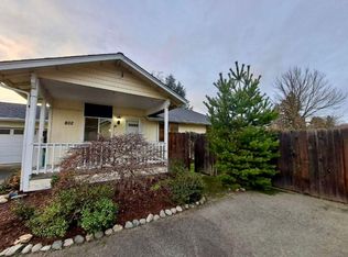 802 SW Oak St, Grants Pass, OR 97526