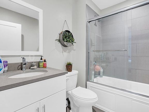 4th image of 157 Hancock St Unit 14