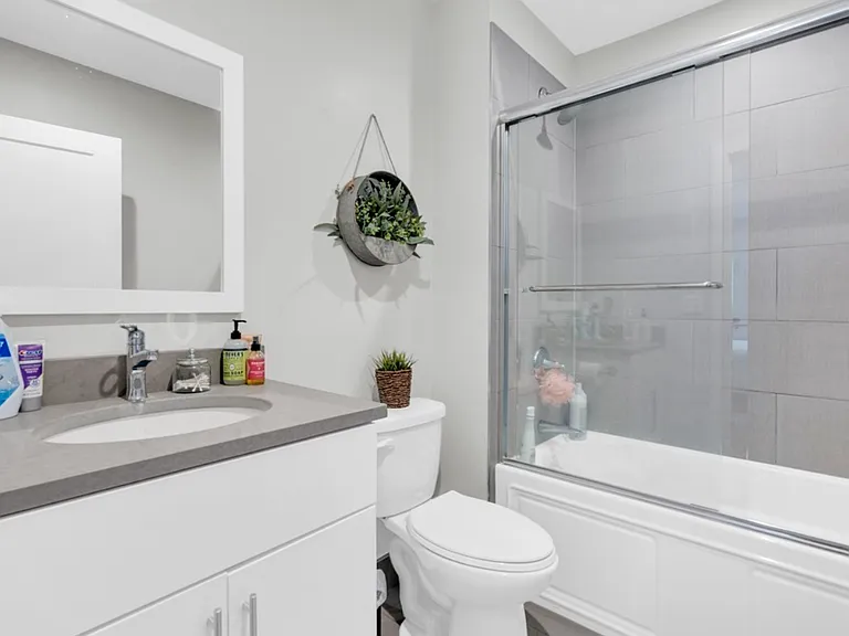 157 Hancock St #14 — Photo 4