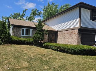 148 Cloverleaf Rd, Matteson, IL 60443