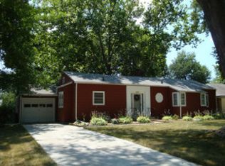 3117 Burrmont Rd, Rockford, IL 61107