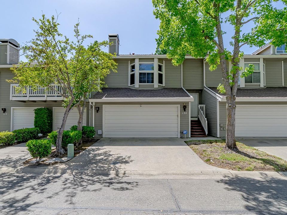 1st image of 124 Valley Oak Dr