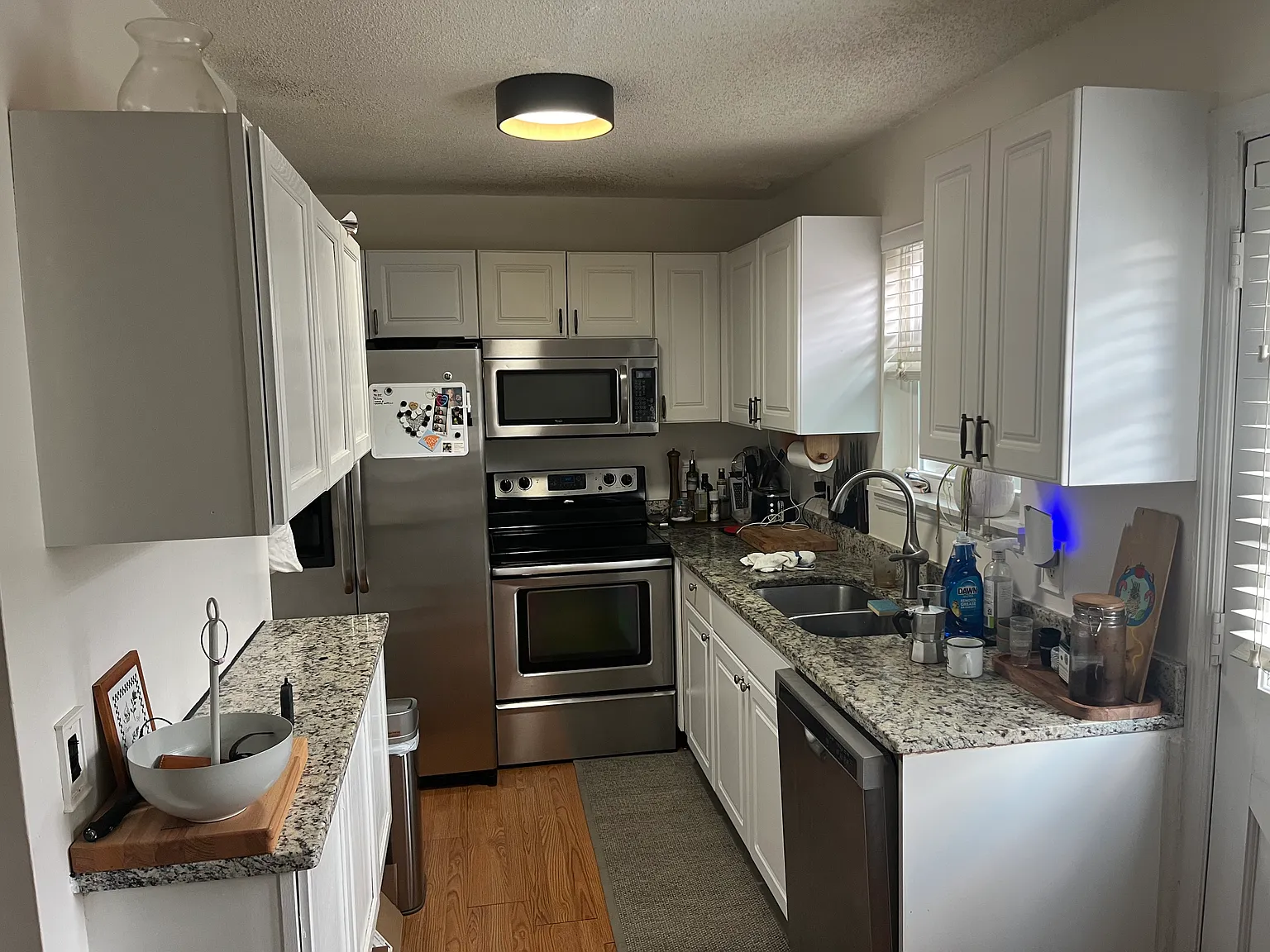 2 bed, 1.5 bath, 868 sqft, $1,900 — Photo 2