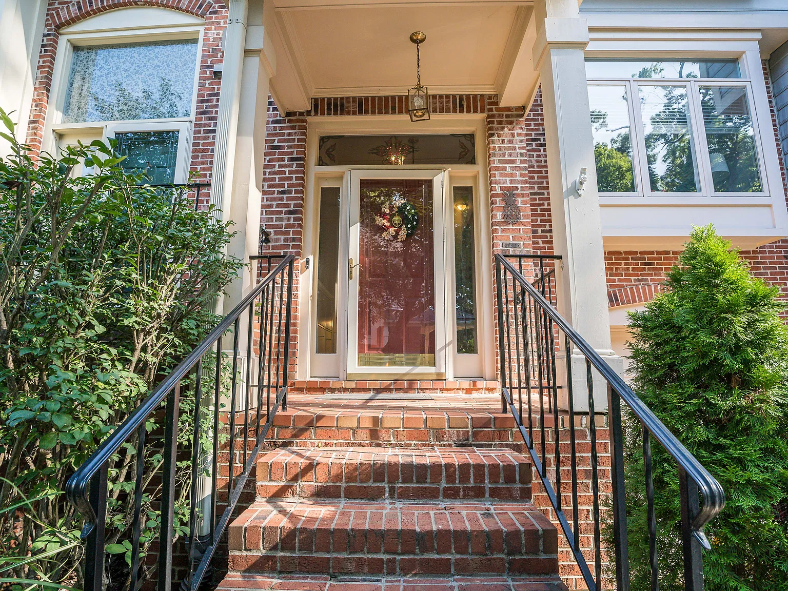 3 bed, 1930 sqft, $3,200 — Photo 2