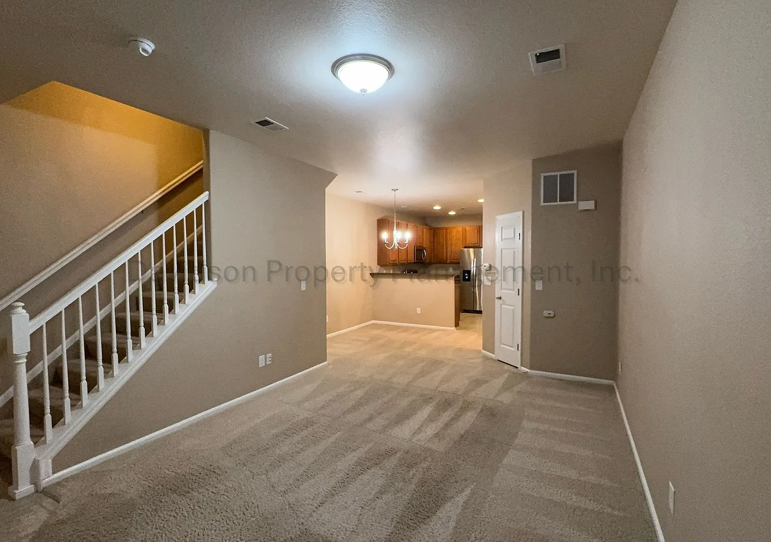 Beautiful 2 Bedroom Townhouse in Southeast Colorado Springs — Photo 2