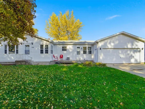 208 Union St, Pella, IA 50219