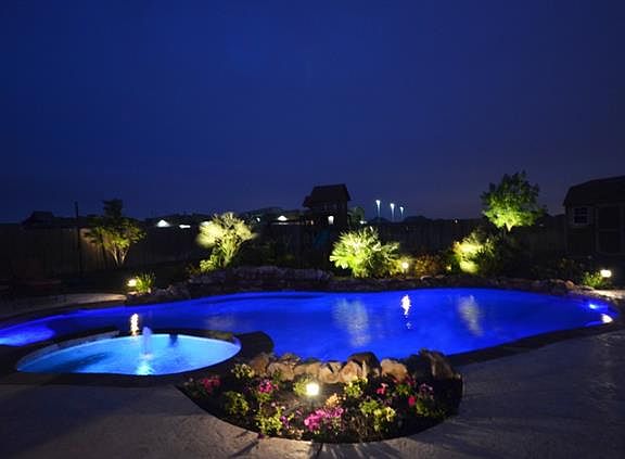 3rd image of 5712 Chateau Dr