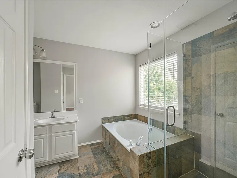 11 Verbena Bend Pl — Photo 23