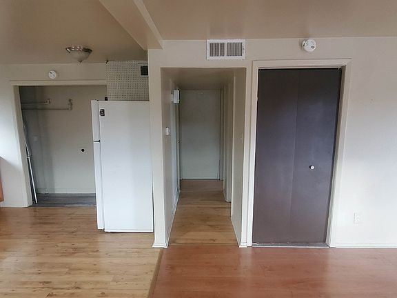 3rd image of 3101 California St #3101