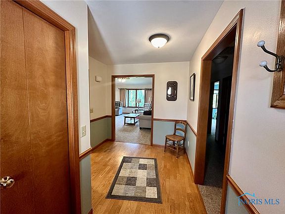 4th image of 209 Briarwood Dr