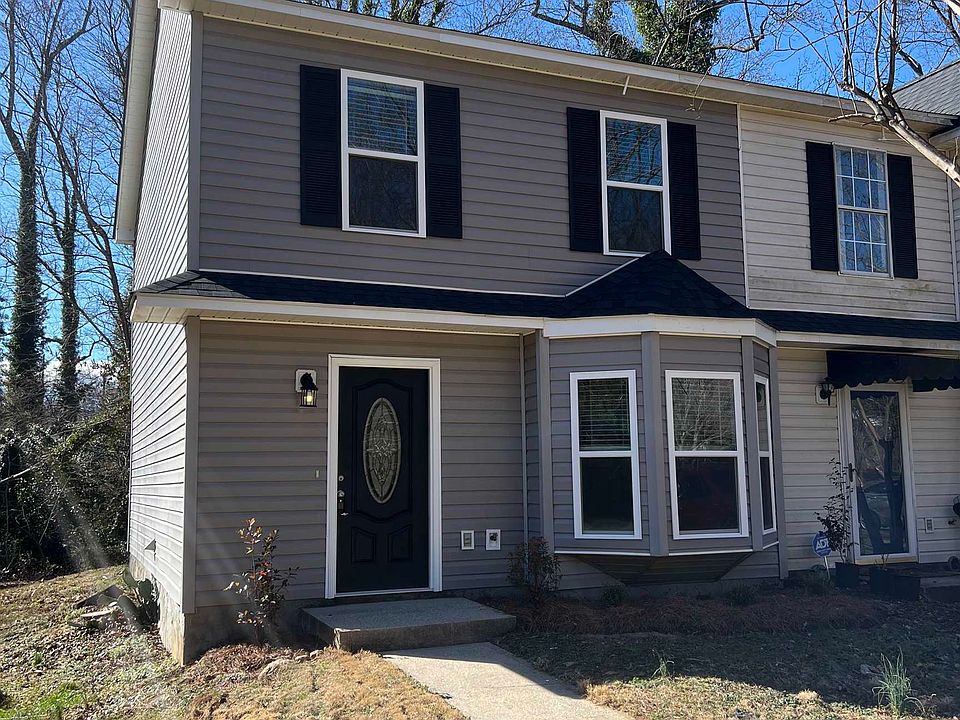 1st image of 10 Village West Ct