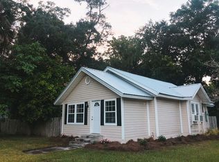 201 Haines Ave NW, Branford, FL 32008