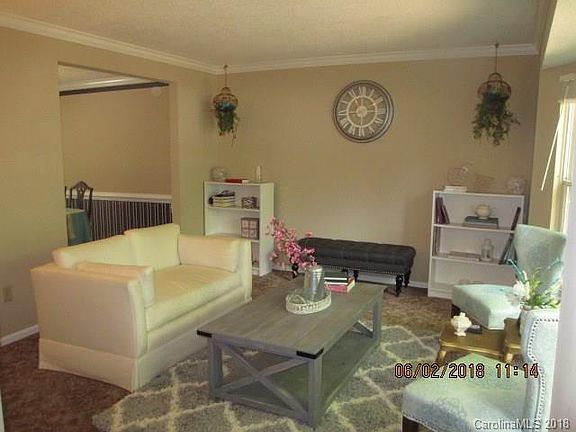 3rd image of 4407 Gaynelle Dr