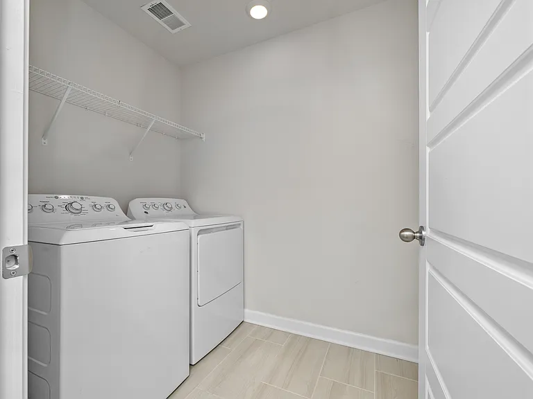 Appalachian Dr — Photo 2