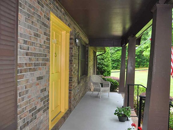 3rd image of 489 Dogwood Ln