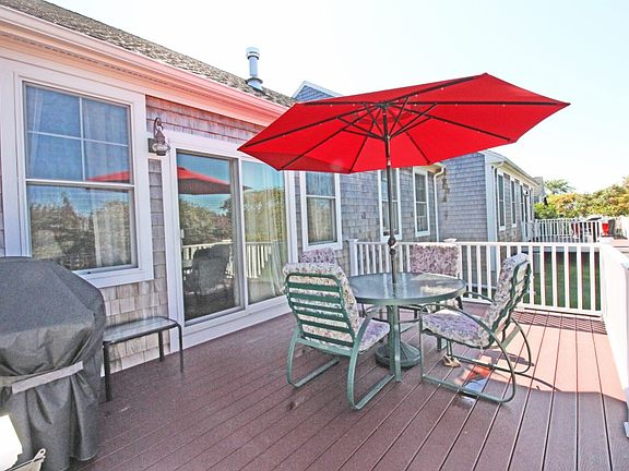 5th image of 165 Bayridge Dr