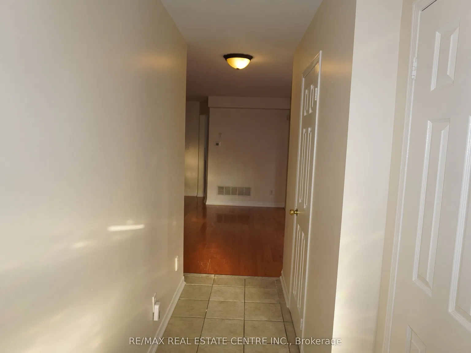 3 bed, $3,000 — Photo 4