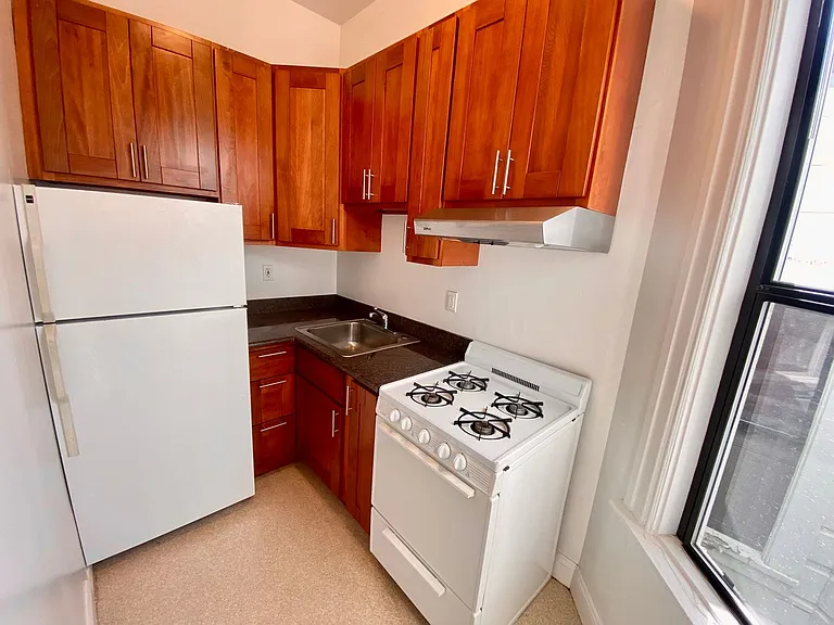 449 Filbert St #4 — Photo 9