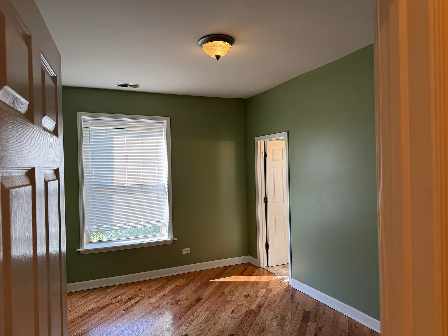 2 bed, 1350 sqft, $1,550 — Photo 4