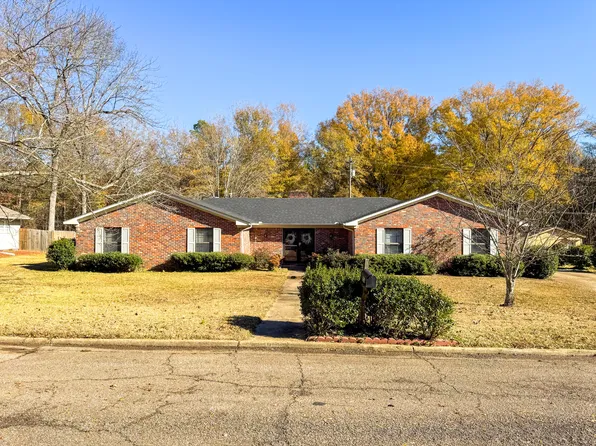 264 Mapleview Rd, West Point, MS 39773